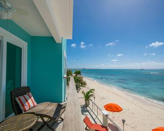 Fantastic Luxury Complimentary Car With Mind-Blowing Views - Cockburn Town - Balcony