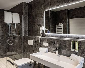 Rheincity Hotel & Boardinghouse - Ludwigshafen am Rhein - Bad