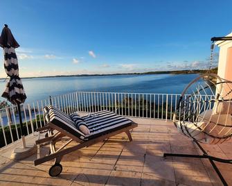 Oceanfront Dock of the Bay Retreat - Somerset - Balcony