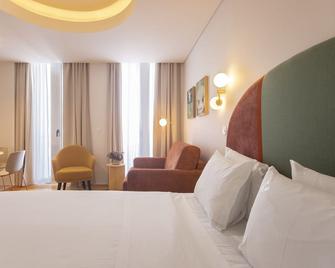 Lisbon Serviced Apartments - Estrela - Lisbon - Bedroom