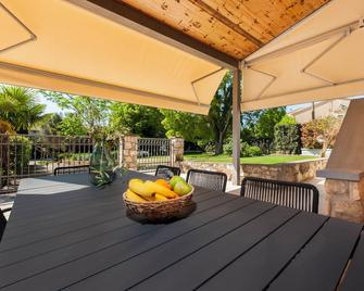Holiday Home Istarska - Rovinj - Patio