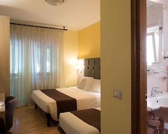 Hotel Montereale - Pordenone - Спальня