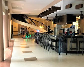 Savannah Resort Hotel - Angeles City - Bar