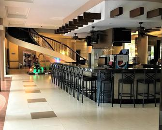 Savannah Resort Hotel - אנג'לס סיטי - בר