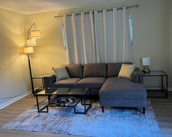 Vintage 2 Bedroom 1.5 Bathroom Condo Lake View - Orlando - Sala