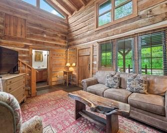 Treetop Retreat - Nashville - Living room