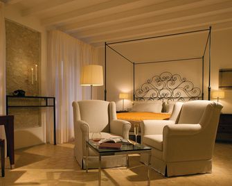 Palazzo Seneca - Norcia - Camera da letto