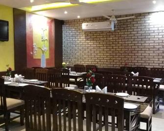 Hotel Balaji International - Forbesganj - Restaurante