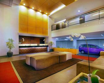 Quest Hotel Kuta - Kuta - Lobby