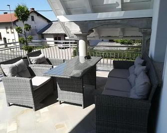 Vila Lemic Postojna - Prestranek - Balkon