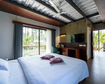 Nithara Nilgiris Farm Stay - Devanhalli - Bedroom