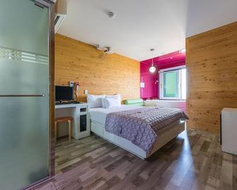 Gyeongju E Hotel - Gyeongju