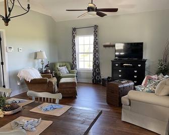 Cozy Country Barndominium - Jesup