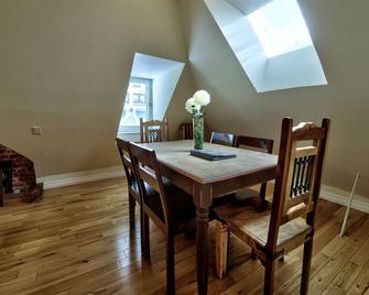 Wow! Apartment Suites Central To Walk And Enjoy Tourist Attractions - Quebec - Comedor