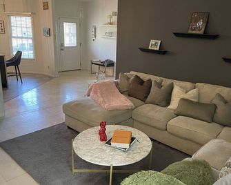 Beautiful, cozy house in the best neighborhood - Iron Mountain - Sala de estar