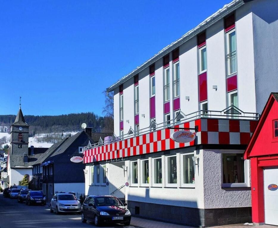 هوتل جارني إليجانت فيلينين - Willingen - مبنى