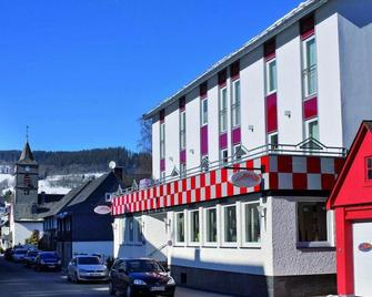 Hotel Garni Elegant - Willingen - Gebäude