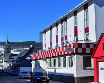 هوتل جارني إليجانت فيلينين - Willingen - مبنى