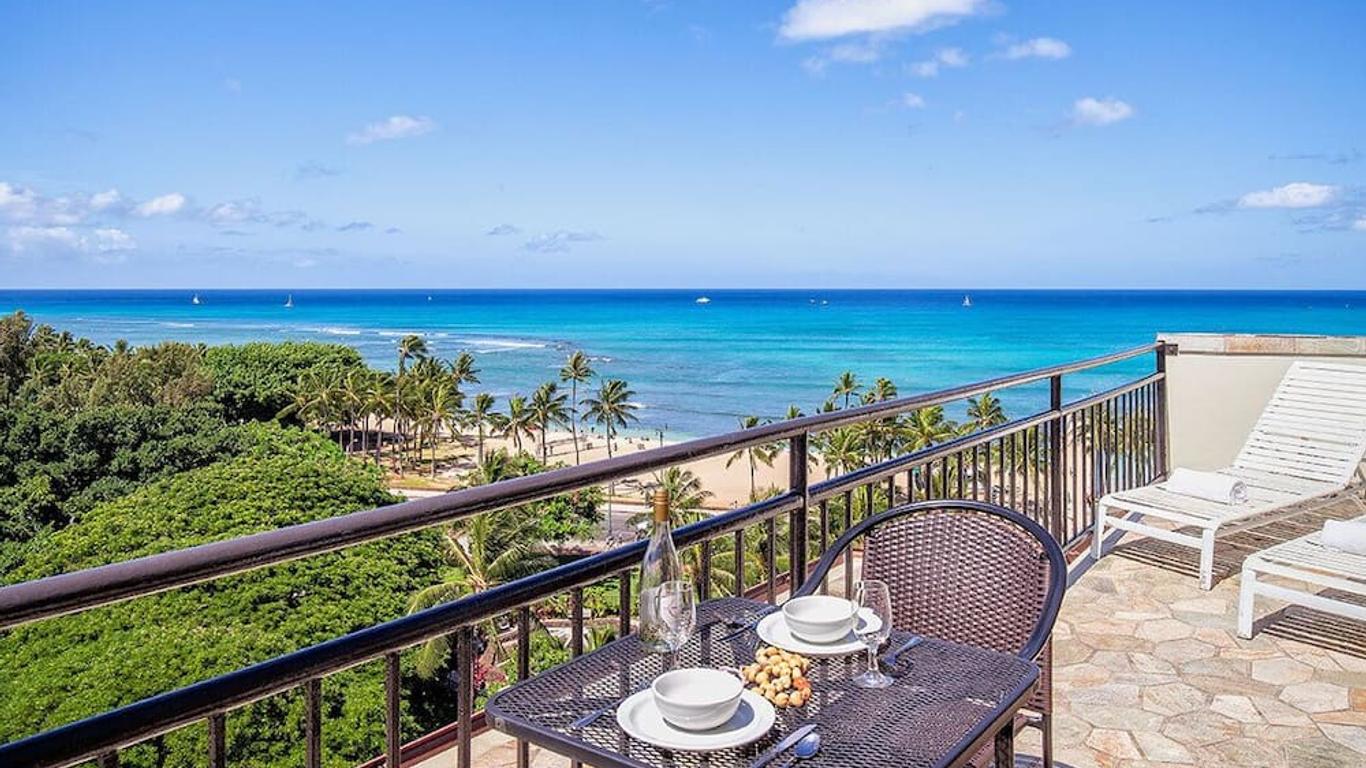 Castle @ Waikiki Grand