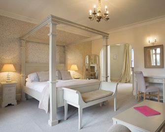 The Bell Hotel - Sandwich - Спальня