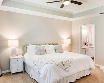 Clean And Comfy 3br/2ba Home In Daphne, Near I-10, Mobile, Fairhope, Beaches! - Daphne - Bedroom