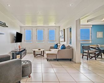 Vista Mar- Beautiful Beach View Apartment! - Luquillo - Sala de estar