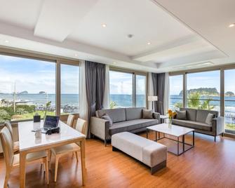 The Grand Sumorum - Seogwipo - Living room