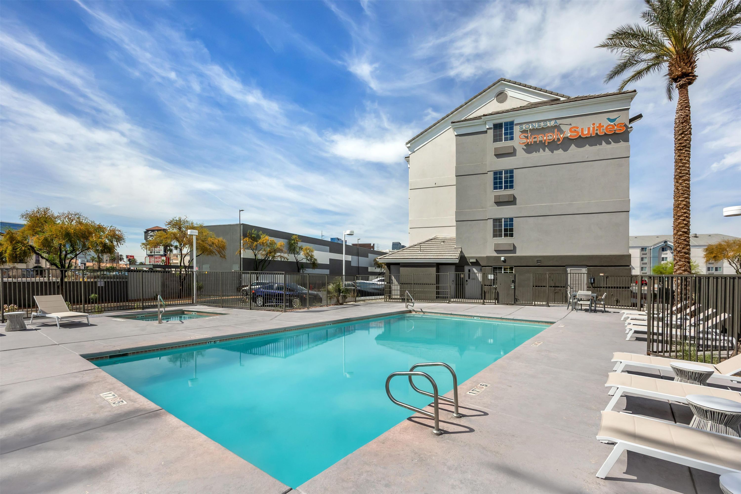 Sonesta Simply Suites Las Vegas Convention Center thumbnail 3