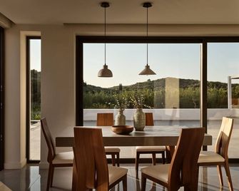 Drallos Luxury Villa - Private Heated Pool & Sleeps 15, by ZanteWize - Zakynthos - Comedor