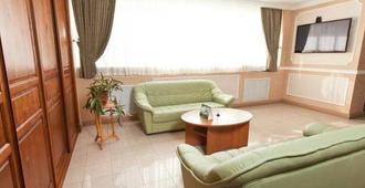 Gvardeyskaya Hotel - Kazan - Living room