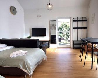 إيربورت ميسي أبارتمنتس - دوسيلدورف - غرفة نوم