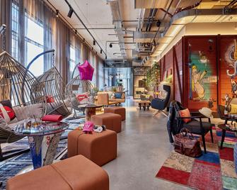 Moxy Cologne Muelheim - Köln - Lounge