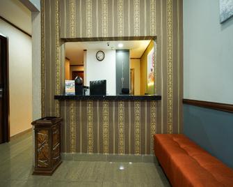 Enrich Hotel - Bandar Puncak Alam - Lobby