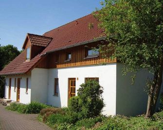 Comfortable Holiday Home With 2 Bathrooms, in the Bruchttal - Brakel - Edificio