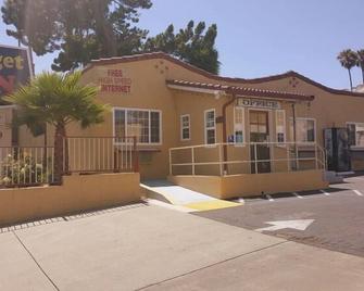 Budget Inn - Vallejo - Byggnad