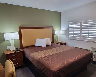 Super 8 by Wyndham El Centro North - El Centro - Makuuhuone
