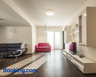 Mami Style Apartments - Liptovský Hrádok - Living room