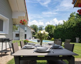 Le P'tit Chalet - Randonnée, ski et nature près d'Evian et du Léman - Saint-Paul-en-Chablais - Patio