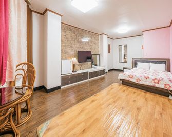 Jeju Yeongsung Motel - Jeju City - Bedroom