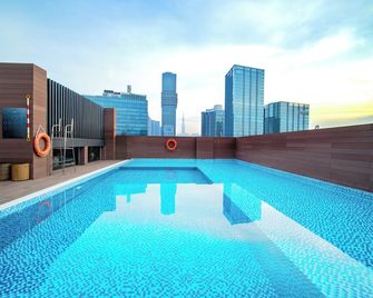 Nhat Ha Lopera Hotel - הו צ'י מין סיטי - בריכה