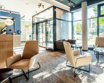 B&B Hotel München-Trudering - Münih - Lobi