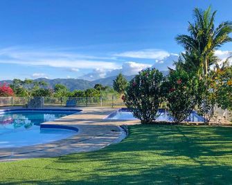 Mirador del Magdalena Hotel y Glamping - San Agustín - Pool