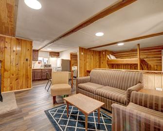 Rainbow Lodge - South Fork - Living room