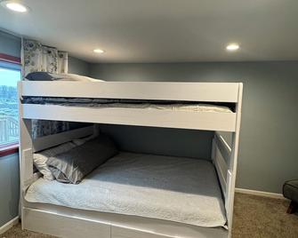 Cozy 3-bedroom house on Lake Chemung near Mt. Brighton - Howell - Slaapkamer