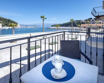 Villa Riva - Jelsa - Balcón
