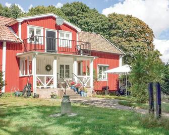 Three-Bedroom Holiday Home In Halltorp - Kalmar - Gebäude
