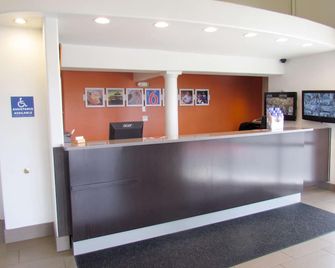 Motel 6 Vancouver Wa - Vancouver - Front desk