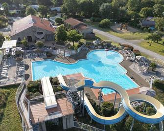 Camping Rcn La Ferme Du Latois - Coex - Piscine