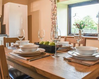 2 bedroom accommodation in Hebden, near Skipton - Skipton - Dining room