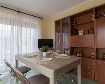 Apartment 4 pax without elevator located to 100mts. From the beach (Salou) - Salou - Essbereich